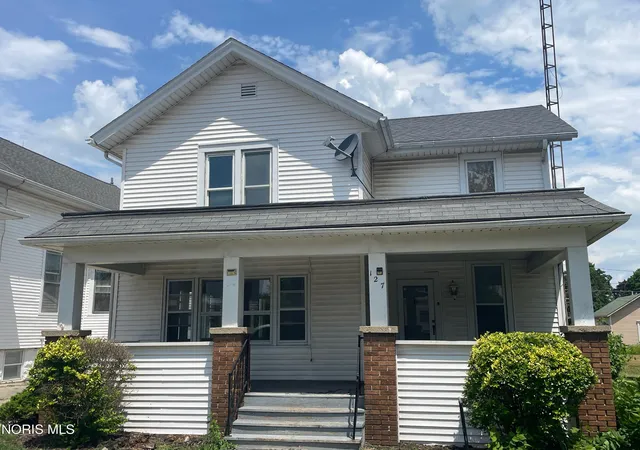 Homes for sale in Edgerton, OH | 127 E Lynn St, Edgerton, OH 43517 | MLS# 10007792