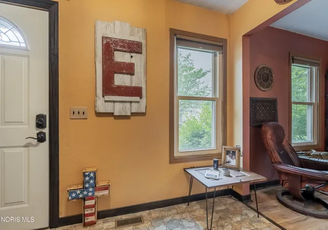 3rd image of 2083 Coe Ct, Perrysburg, OH 43551 | MLS# 10007766