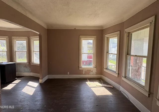 Homes for sale in Toledo, OH | 318 Troy St, Toledo, OH 43611 | MLS# 10007789