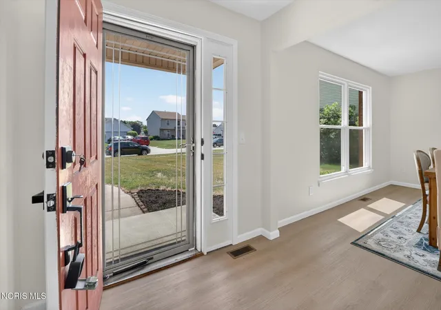 Photo 3 of Single family home for sale at 30 Springcove Ln, Holland, OH 43528 | MLS# 10007840 | Listing updated on 2026-06-30