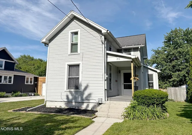 Homes for sale in Bowling Green, OH | 310 Buttonwood Ave, Bowling Green, OH 43402 | MLS# 10007894