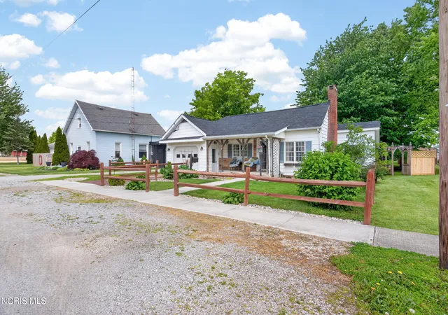 Photo 2 of Single family home for sale at 250 W Patterson St, Dunkirk, OH 45836 | MLS# 10007940 | Listing updated on 2026-08-31