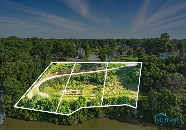 3rd image of 1038 River Rd, Maumee, OH 43537 | MLS# 10007903