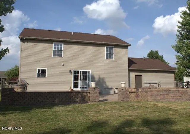 5th image of 5701 Blue Grass Dr, Walbridge, OH 43465 | MLS# 10007933