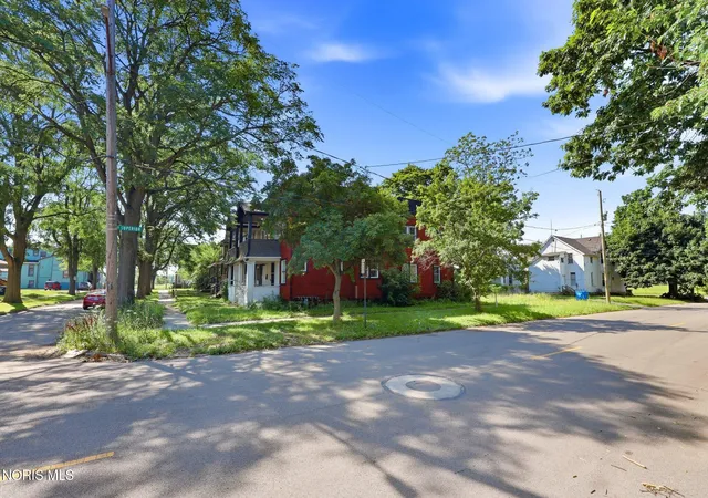 11th image of 327 River Pl, Toledo, OH 43611 | MLS# 10010306