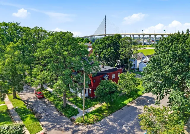 image of 327 River Pl, Toledo, OH 43611 | MLS# 10010306