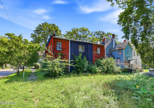 image of 327 River Pl, Toledo, OH 43611 | MLS# 10010306