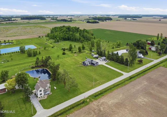 Homes for sale in Bowling Green, OH | 9830 E Kramer Rd, Bowling Green, OH 43402 | MLS# 10008296