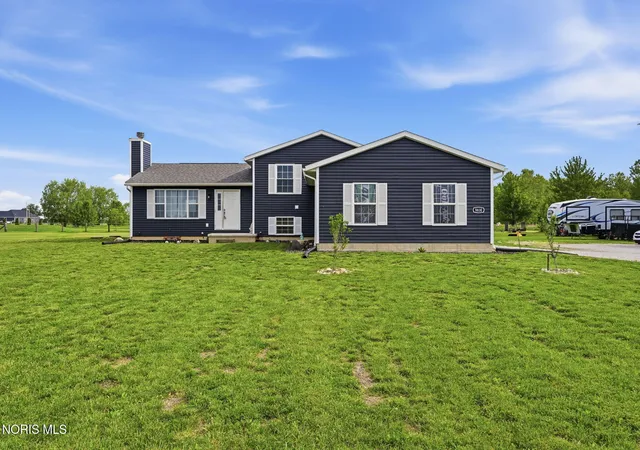 Homes for sale in Bowling Green, OH | 9830 E Kramer Rd, Bowling Green, OH 43402 | MLS# 10008296