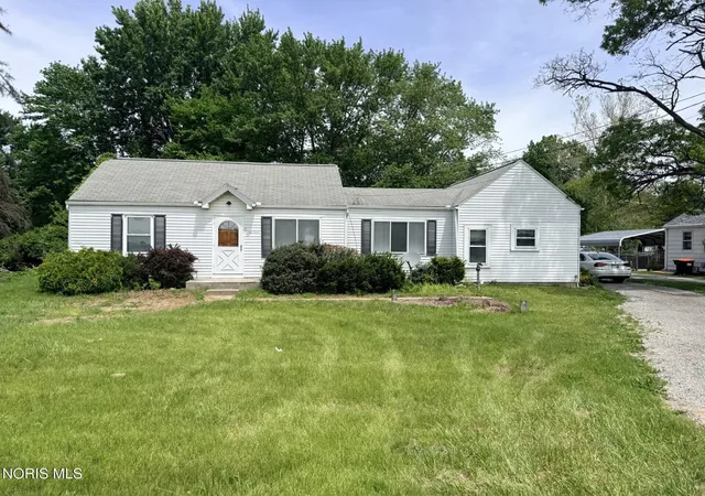 Homes for sale in Swanton, OH | 12744 Airport Hwy, Swanton, OH 43558 | MLS# 10007999