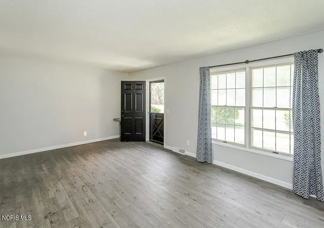 Photo 2 of Condo for sale at 6727 Garden Rd, Maumee, OH 43537 | MLS# 10008368 | Listing updated on 2026-08-30