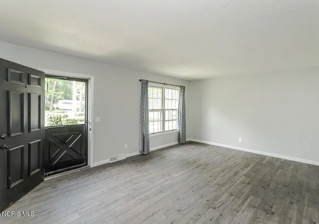 Photo 4 of Condo for sale at 6727 Garden Rd, Maumee, OH 43537 | MLS# 10008368 | Listing updated on 2026-08-30