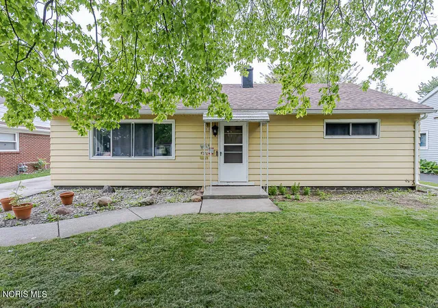 1st image of 4518 Thackeray Rd, Maumee, OH 43537 | MLS# 10008169
