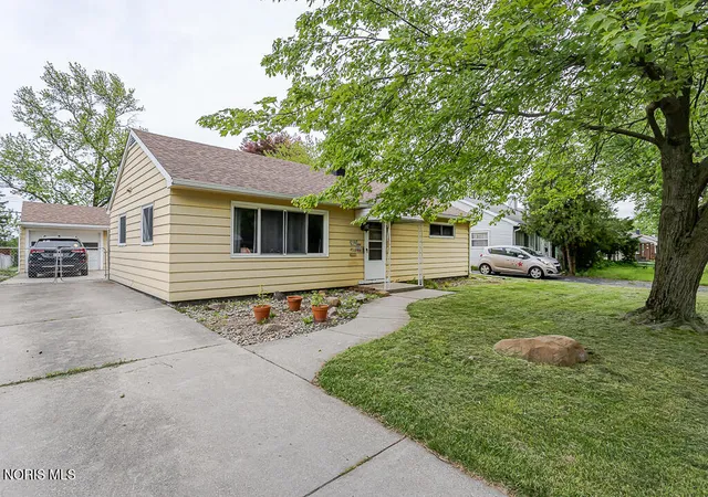 2nd image of 4518 Thackeray Rd, Maumee, OH 43537 | MLS# 10008169