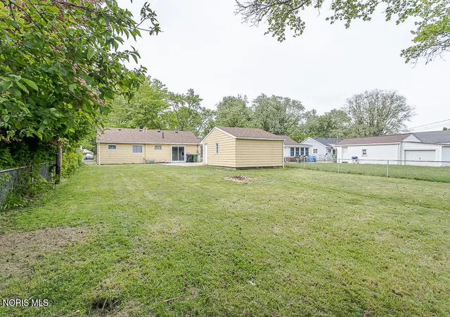 4th image of 4518 Thackeray Rd, Maumee, OH 43537 | MLS# 10008169