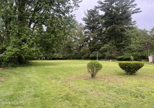 2nd image of 724 Searles Rd, Toledo, OH 43607 | MLS# 10008142