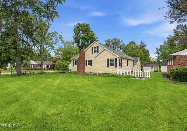 Homes for sale in Findlay, OH | 700 Woodworth Dr, Findlay, OH 45840 | MLS# 10008041