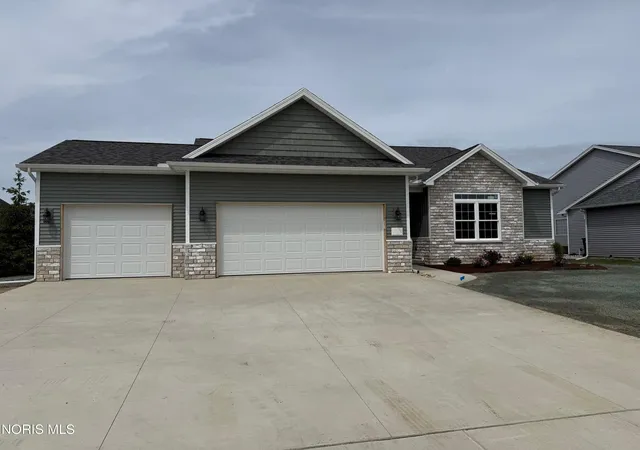 Homes for sale in Holland, OH | 2226 Gunn Rd, Holland, OH 43528 | MLS# 10008140