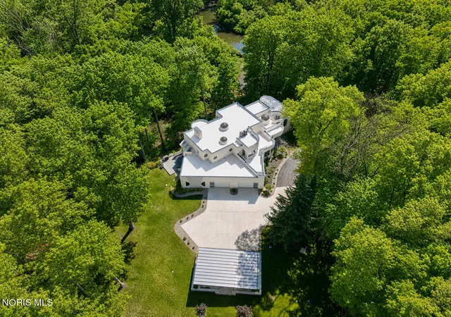 3rd image of 4832 Devilbiss Ct, Toledo, OH 43623 | MLS# 10008132