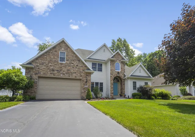 Homes for sale in Holland, OH | 1019 Hialea Ct, Holland, OH 43528 | MLS# 10008103