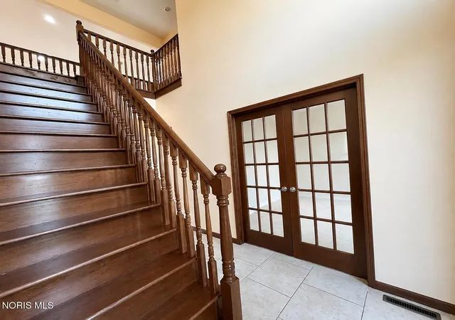 Photo 2 of Single family home for sale at 7939 N Woodbridge Rd, Monclova, OH 43542 | MLS# 10008115 | Listing updated on 2026-07-13