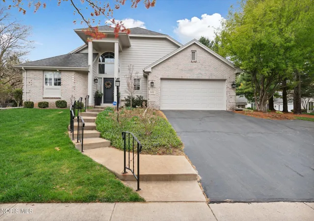 3rd image of 7431 Country Commons Ln, Sylvania, OH 43560 | MLS# 10008149