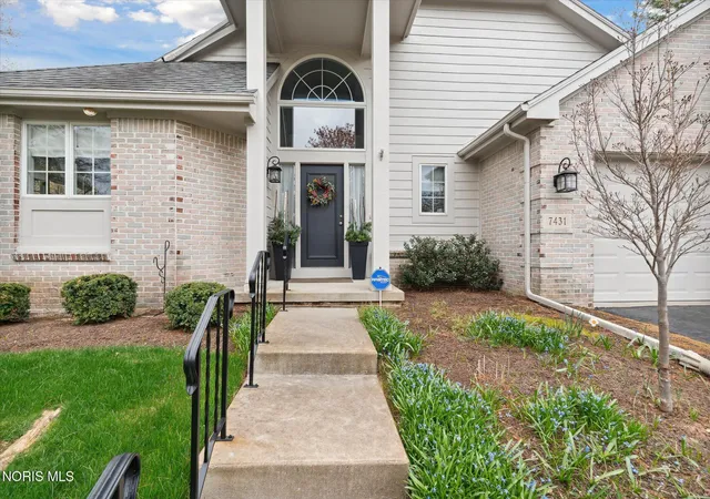 5th image of 7431 Country Commons Ln, Sylvania, OH 43560 | MLS# 10008149