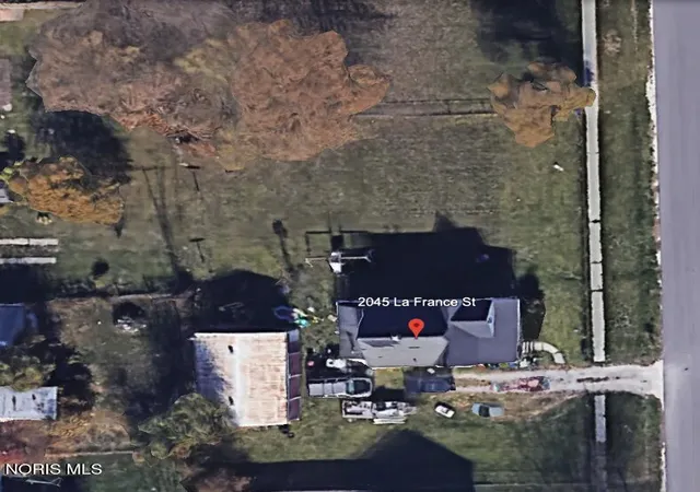 2nd image of 2045 La France St, Oregon, OH 43616 | MLS# 10008186