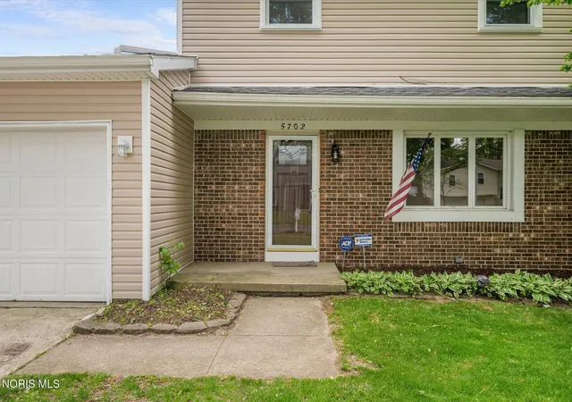image of 5702 Westview Dr, Sylvania, OH 43560 | MLS# 10008203