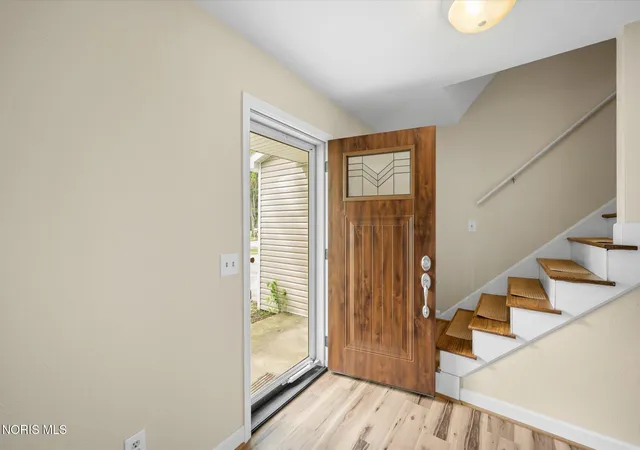 image of 5702 Westview Dr, Sylvania, OH 43560 | MLS# 10008203
