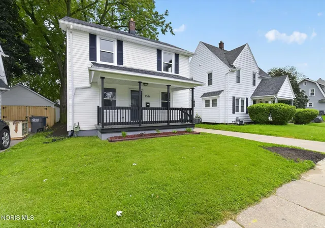 Homes for sale in Toledo, OH | 4544 Commonwealth Ave, Toledo, OH 43612 | MLS# 10008334