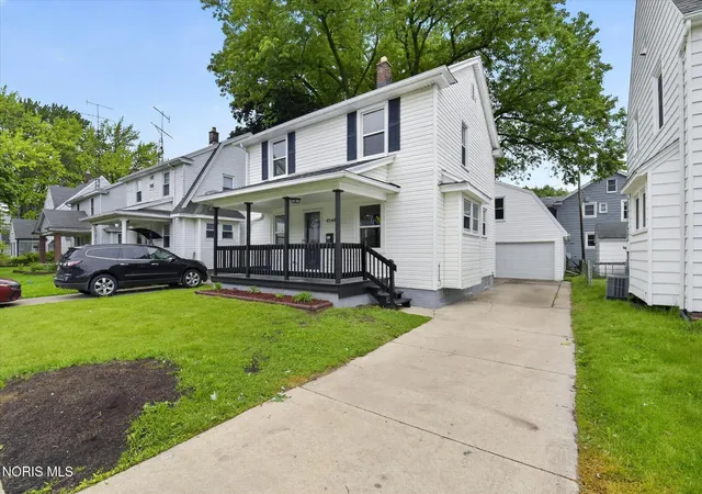 Homes for sale in Toledo, OH | 4544 Commonwealth Ave, Toledo, OH 43612 | MLS# 10008334