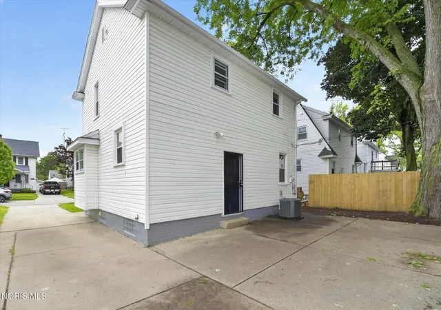Homes for sale in Toledo, OH | 4544 Commonwealth Ave, Toledo, OH 43612 | MLS# 10008334
