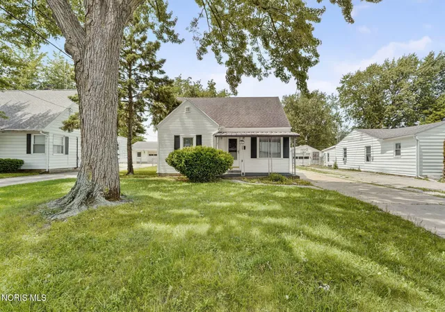 Homes for sale in Walbridge, OH | 407 N Grove St, Walbridge, OH 43465 | MLS# 10008290