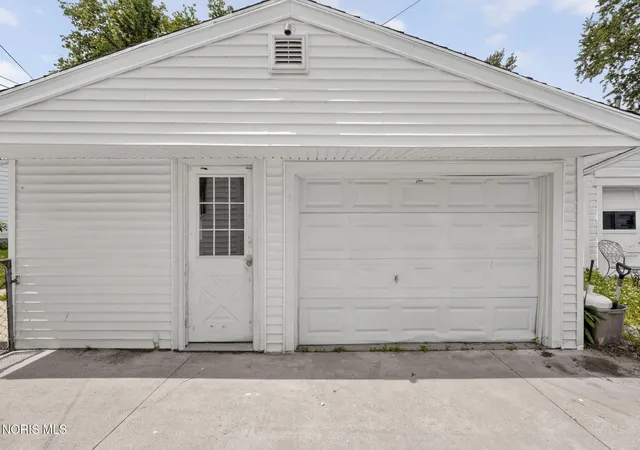 Homes for sale in Walbridge, OH | 407 N Grove St, Walbridge, OH 43465 | MLS# 10008290