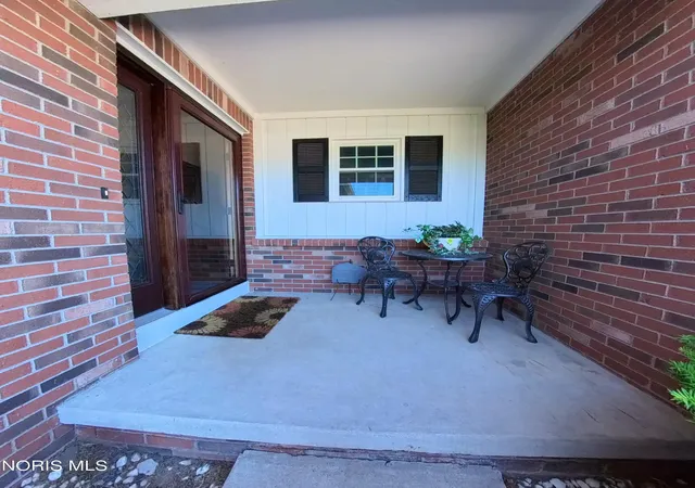 2nd image of 355 Wolf Creek Ct, Northwood, OH 43619 | MLS# 10008373