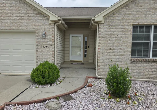 Homes for sale in Perrysburg, OH | 26380 Whitewater Dr, Perrysburg, OH 43551 | MLS# 10008956