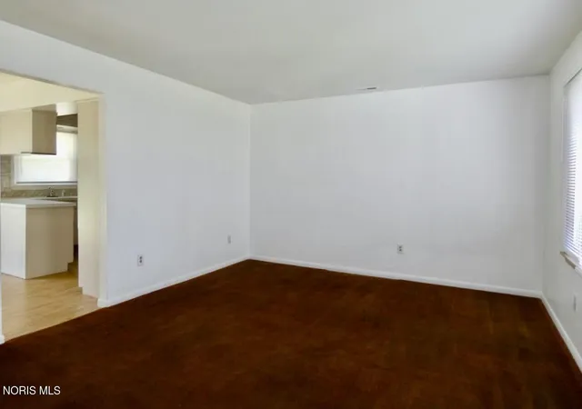 Photo 3 of Single family home for sale at 1425 White Ave, Fremont, OH 43420 | MLS# 10008564 | Listing updated on 2026-07-29