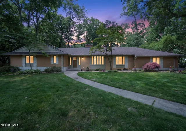 Photo 1 of Single family home for sale at 4550 Eddington Ct, Toledo, OH 43615 | MLS# 10008870 | Listing updated on 2026-09-10