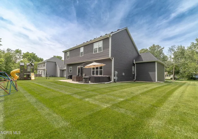 Photo 4 of Single family home for sale at 28970 Simmons Rd, Perrysburg, OH 43551 | MLS# 10008270 | Listing updated on 2026-09-02