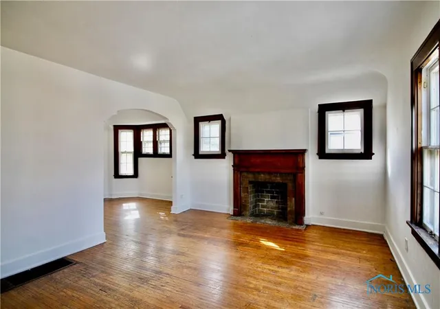 Listing Photo 4 - Condo for sale in building located at 2547 Greenway St, Toledo, OH 43607