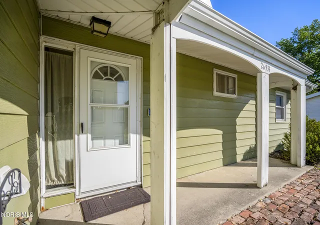 4th image of 26933 Whiteside Dr, Perrysburg, OH 43551 | MLS# 10008411