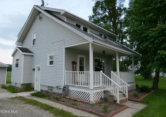 Homes for sale in Walbridge, OH | 29658 Tracy Rd, Walbridge, OH 43465 | MLS# 10008322