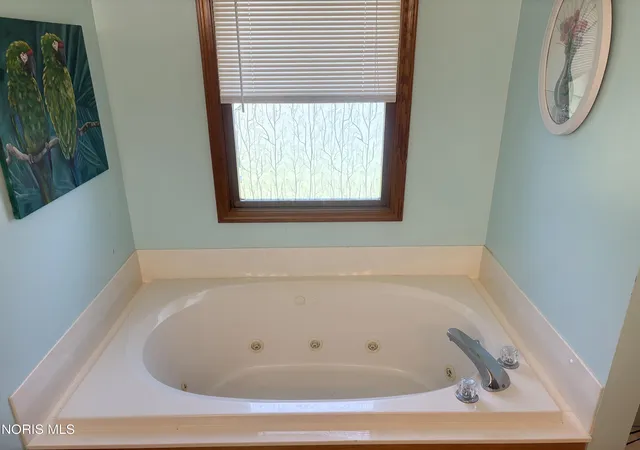 Photo 4 of Single family home for sale at 7710 Wellsbury Dr, Waterville, OH 43566 | MLS# 10008829 | Listing updated on 2026-07-16