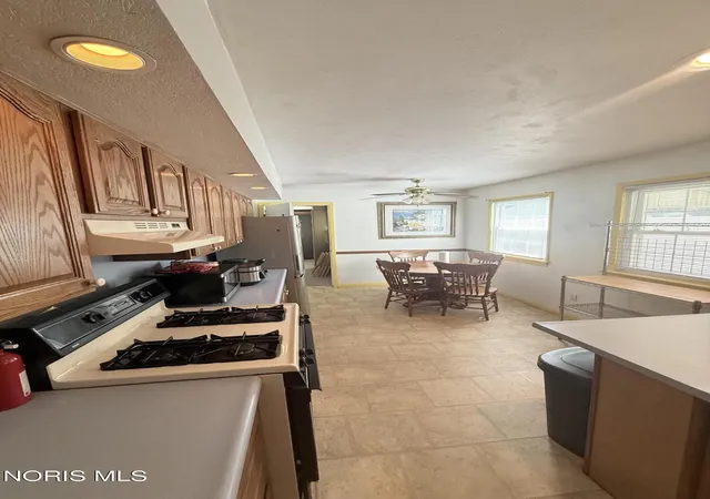 Photo 3 of Single family home for sale at 102 Friars Ln, Toledo, OH 43615 | MLS# 10008339 | Listing updated on 2026-07-13