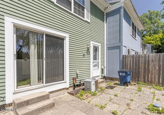 Photo 4 of Condo for sale at 4420 Rose Garden Dr #7, Toledo, OH 43623 | MLS# 10008390 | Listing updated on 2026-07-16