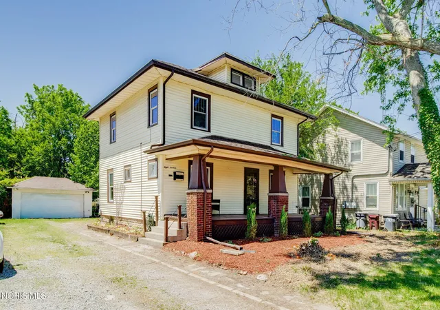 1st image of 813 College Ave, Lima, OH 45805 | MLS# 10008454