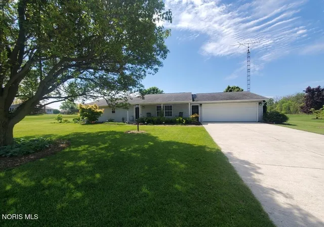 Homes for sale in Tiffin, OH | 3900 Blue Bird Ct, Tiffin, OH 44883 | MLS# 10008481