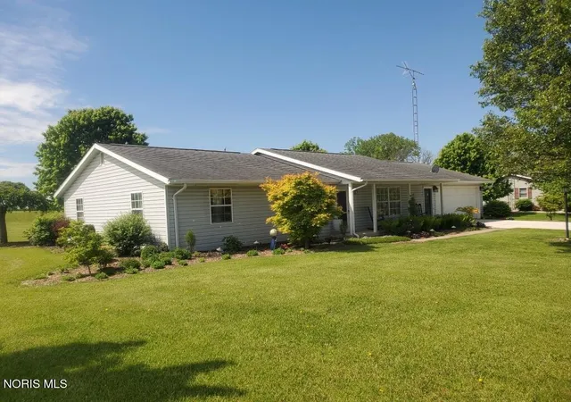 Homes for sale in Tiffin, OH | 3900 Blue Bird Ct, Tiffin, OH 44883 | MLS# 10008481