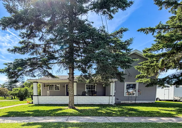 Homes for sale in Lyons, OH | 413 N Adrian St, Lyons, OH 43533 | MLS# 10008493